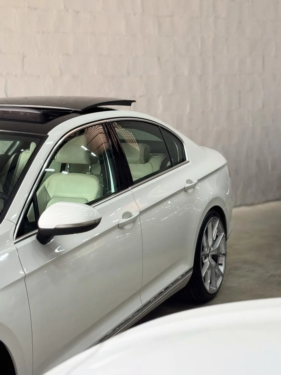 Volkswagen Passat 2018, foto 3 de 7